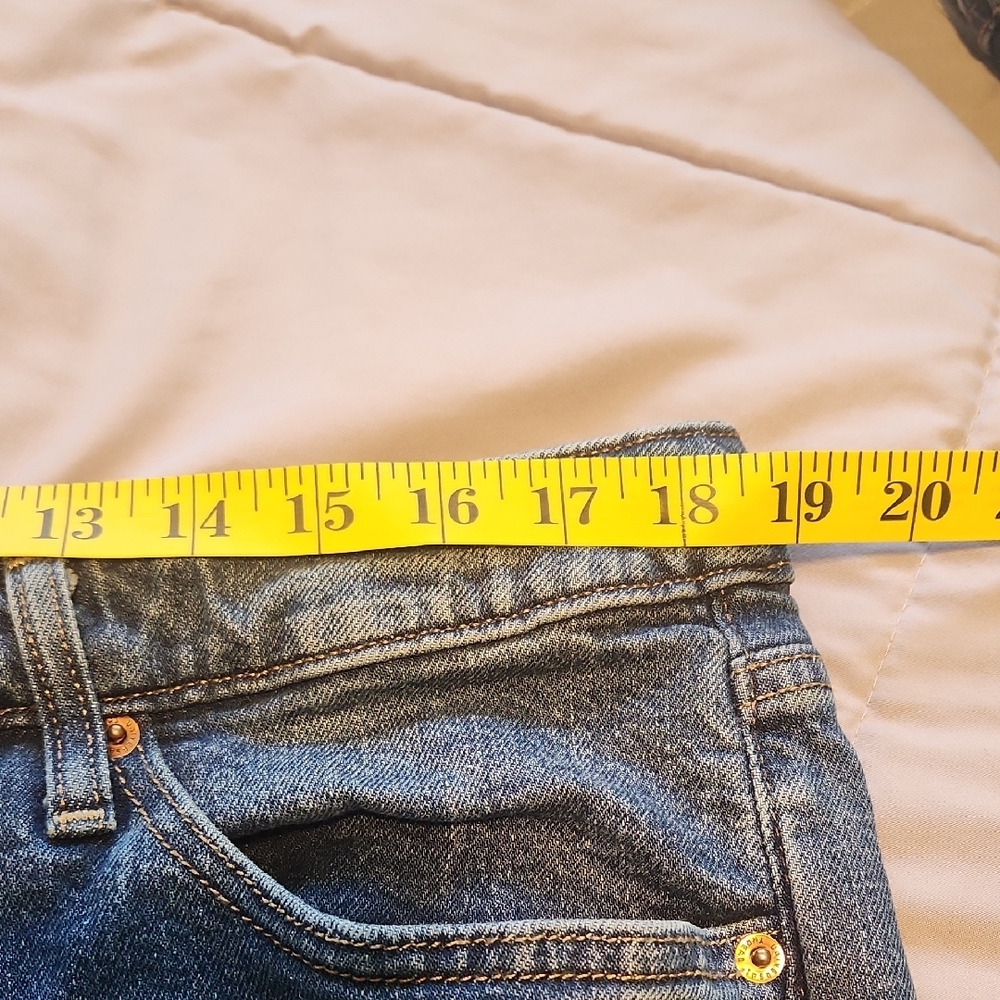 Universal Thread Blue Denim Jeans Women's Size 17R Mid Rise- Great Jeans - Picture 12 of 12